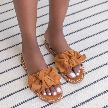 Brown women's flip-flops with bow Bonehas - Footwear