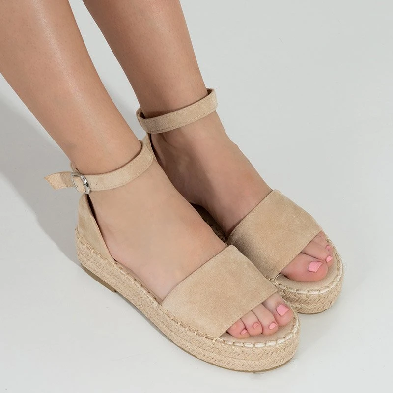 OUTLET Beige women's sandals on the Sitra platform - Footwear