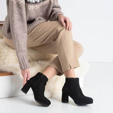 OUTLET Black women's boots on the Calida post - Footwear