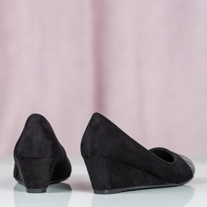 Black pumps on the Adriana wedge heel - Shoes 1