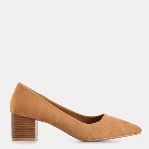 OUTLET Brown women's pumps on the Santi post - Footwear