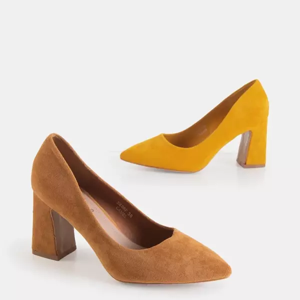 OUTLET Light brown women's pumps on the Simiela post - Footwear