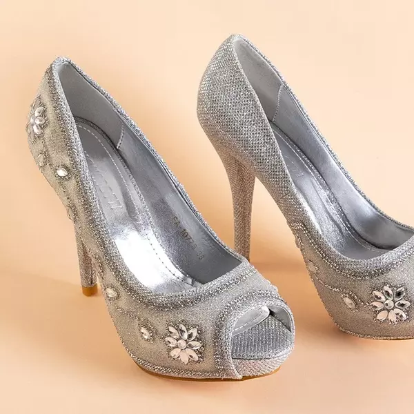 OUTLET Silver shiny pumps on a Juliett heel - Shoes