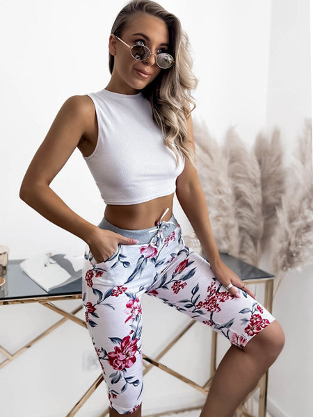Women's floral 3/4 shorts in white and pink PLUS SIZE - Clothing